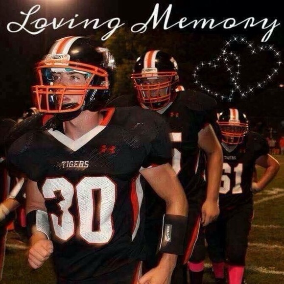 Meet your Posher, Sandy - Picture 3 of 7